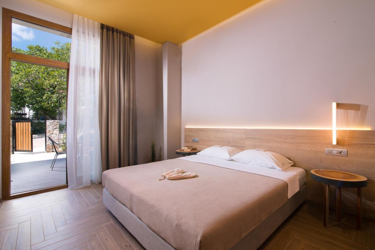 Aparthotel On The Rocks Theologos  Exterior foto