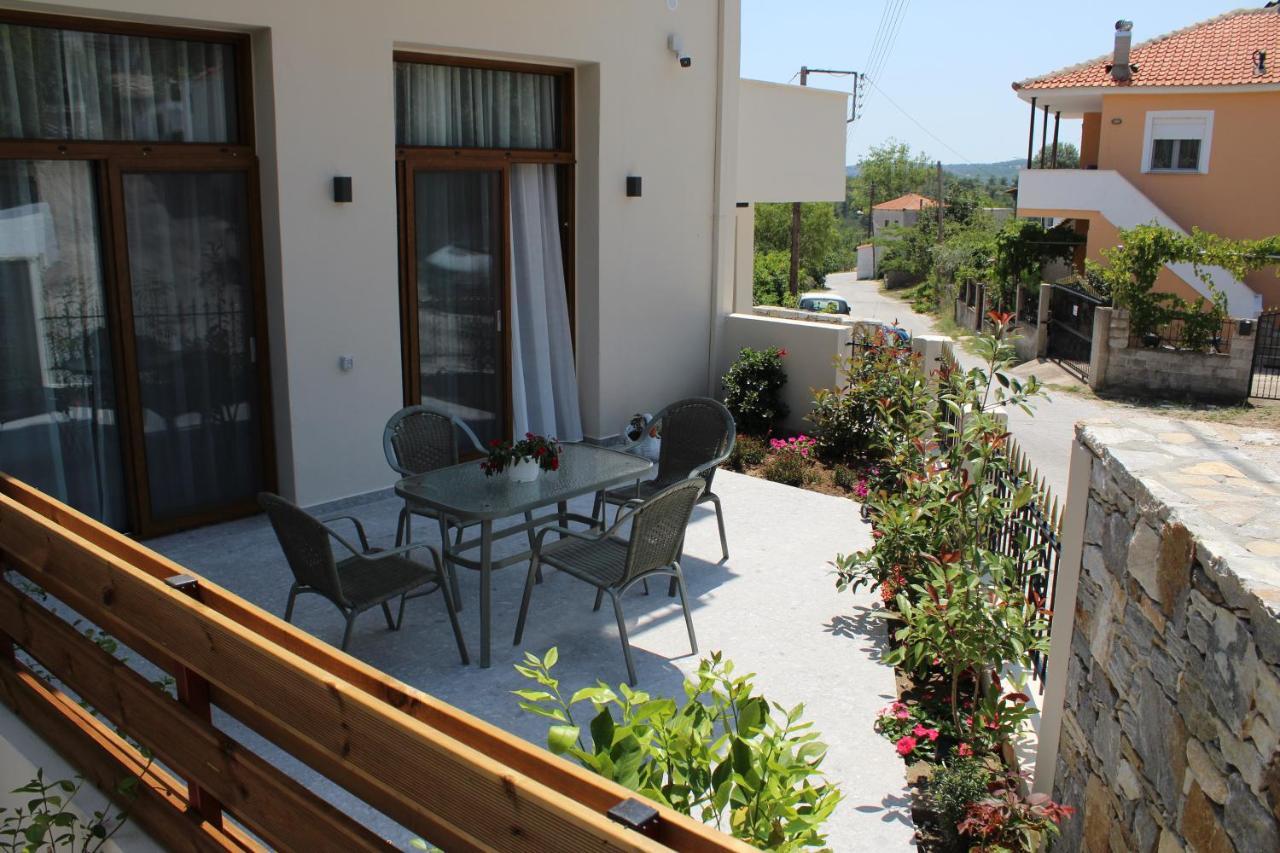 Aparthotel On The Rocks Theologos  Exterior foto