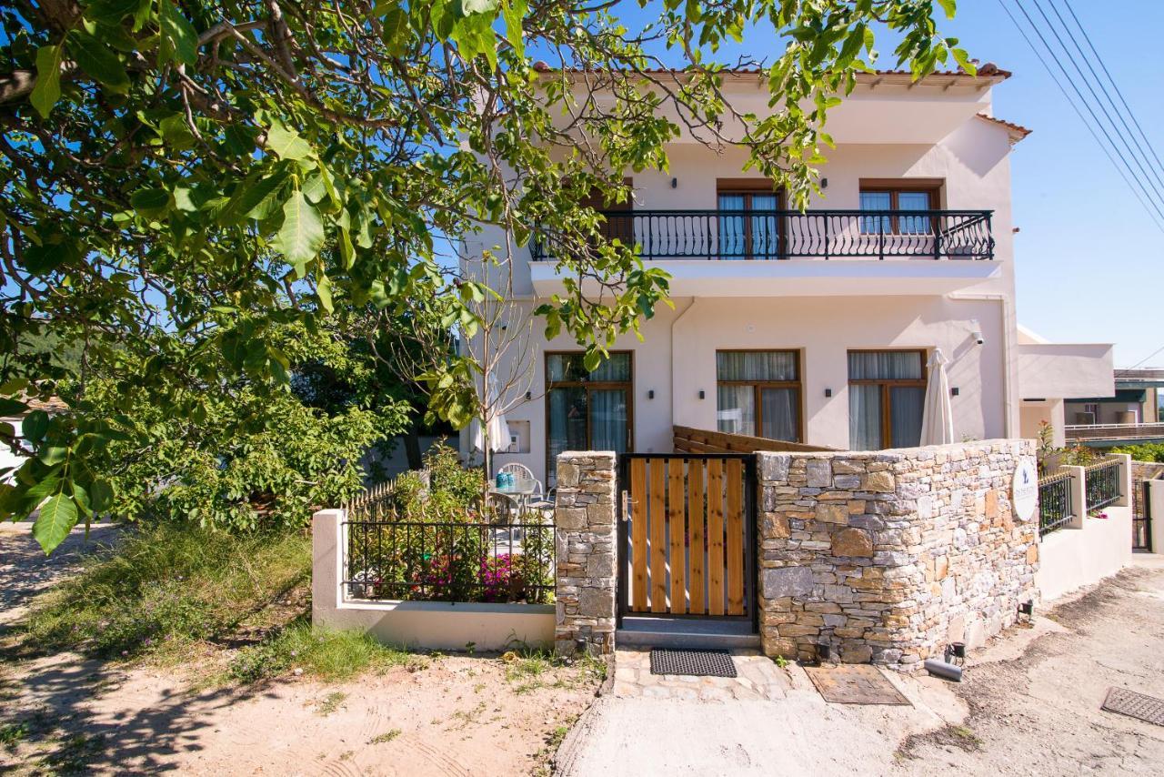 Aparthotel On The Rocks Theologos  Exterior foto